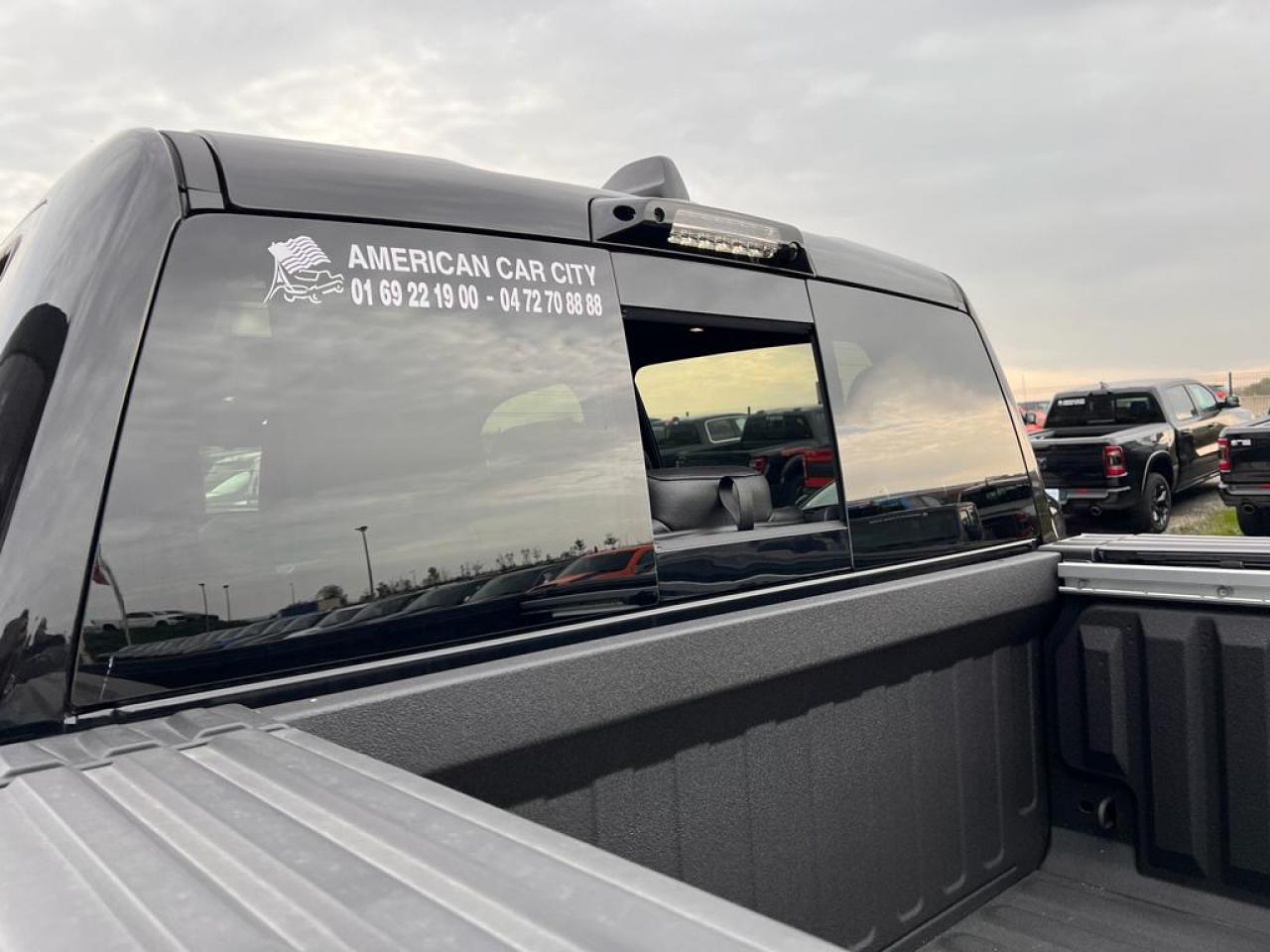 DODGE RAM 1500 CREW LIMITED NIGHT EDITION RAMBOX