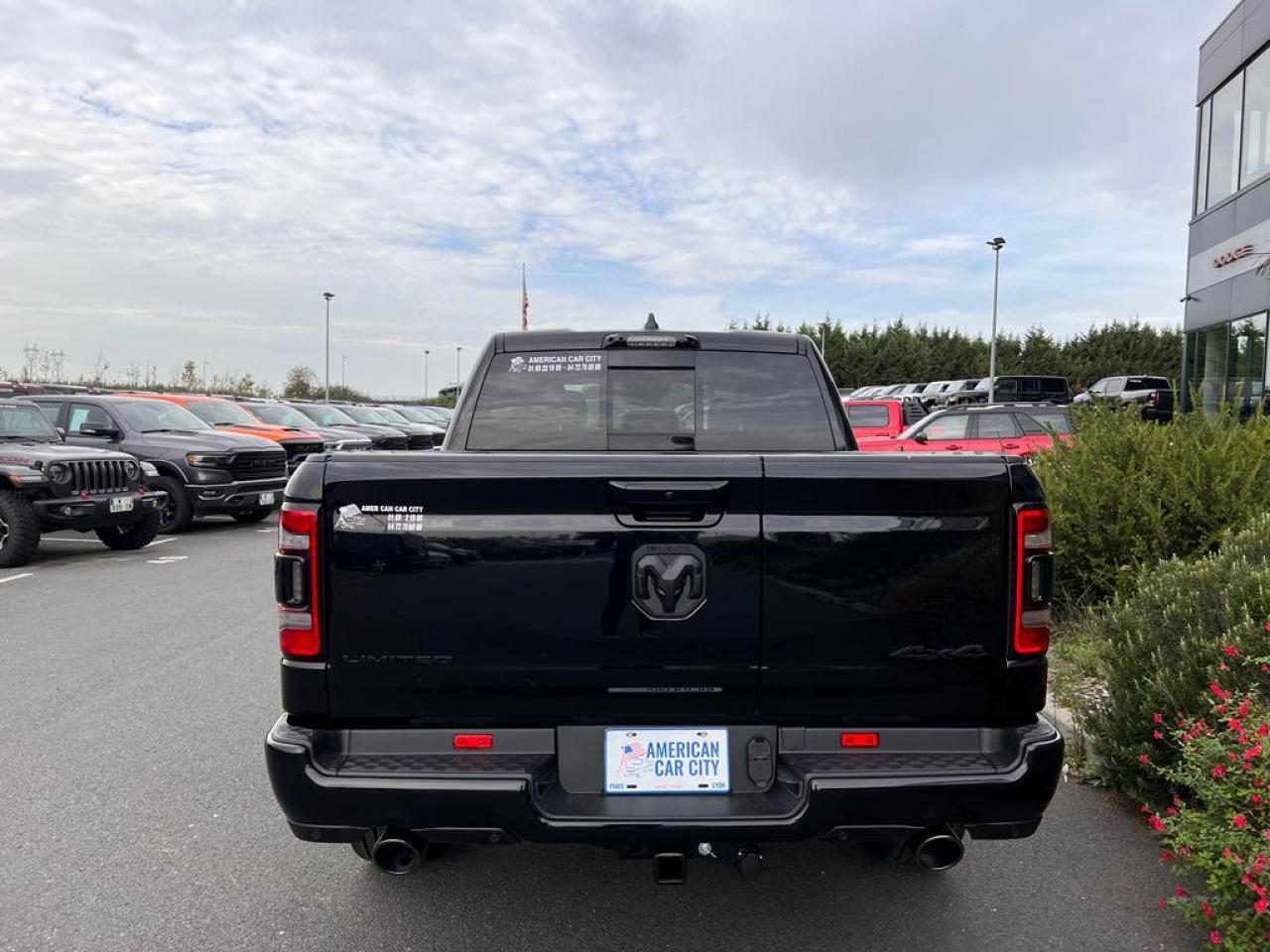 DODGE RAM 1500 CREW LIMITED NIGHT EDITION RAMBOX