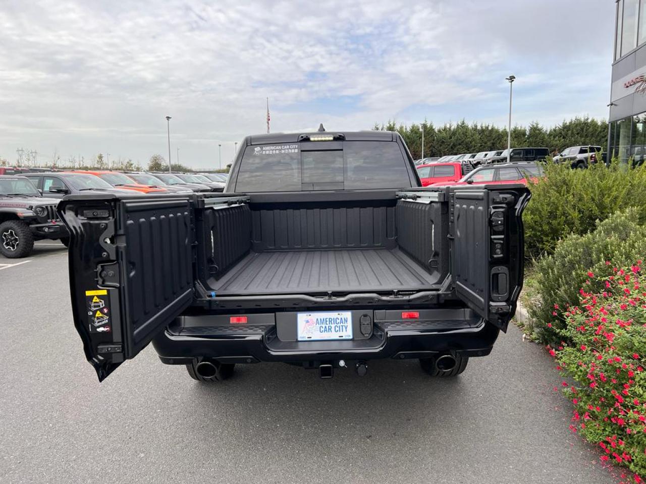 DODGE RAM 1500 CREW LIMITED NIGHT EDITION RAMBOX