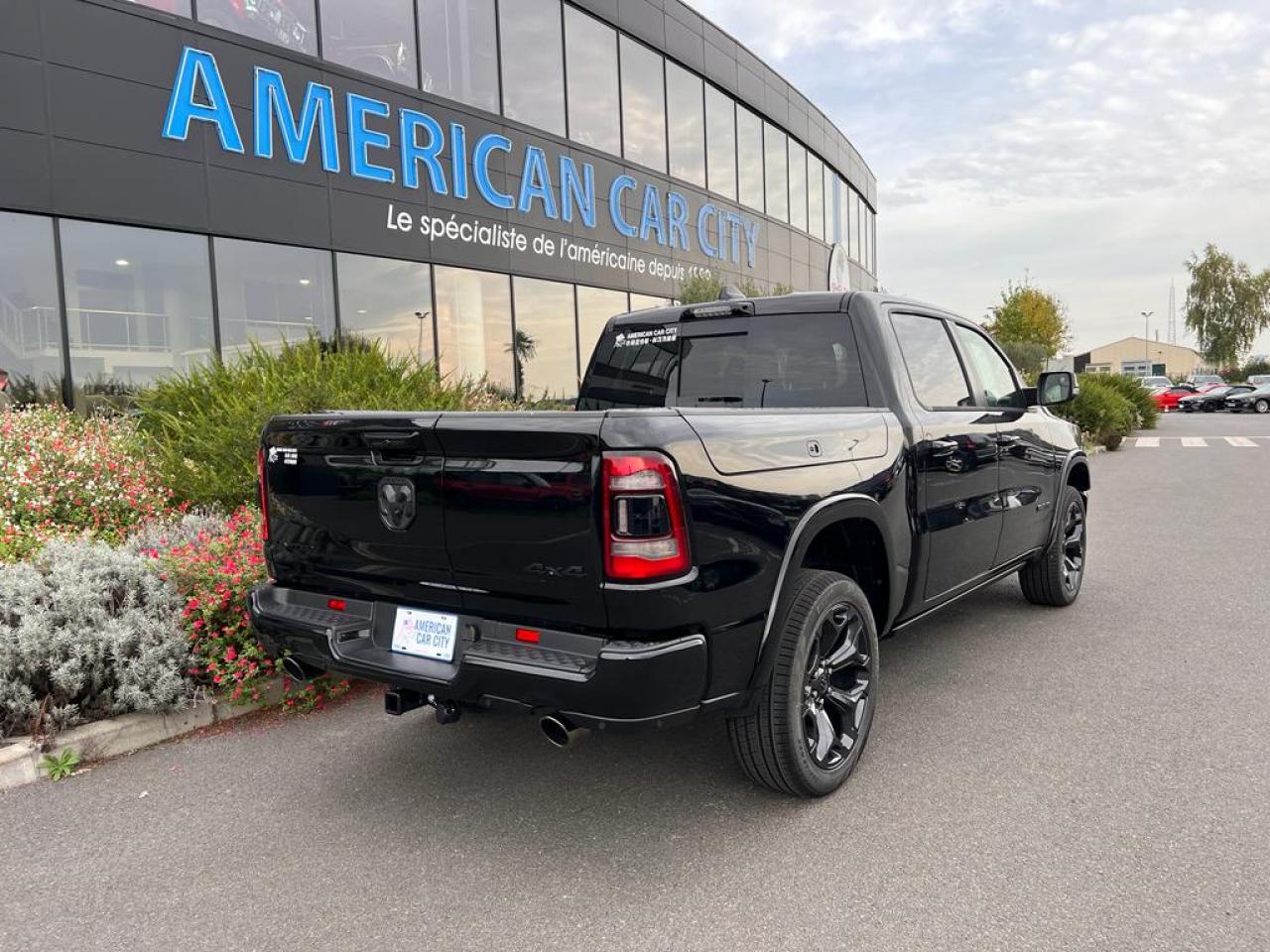 DODGE RAM 1500 CREW LIMITED NIGHT EDITION RAMBOX