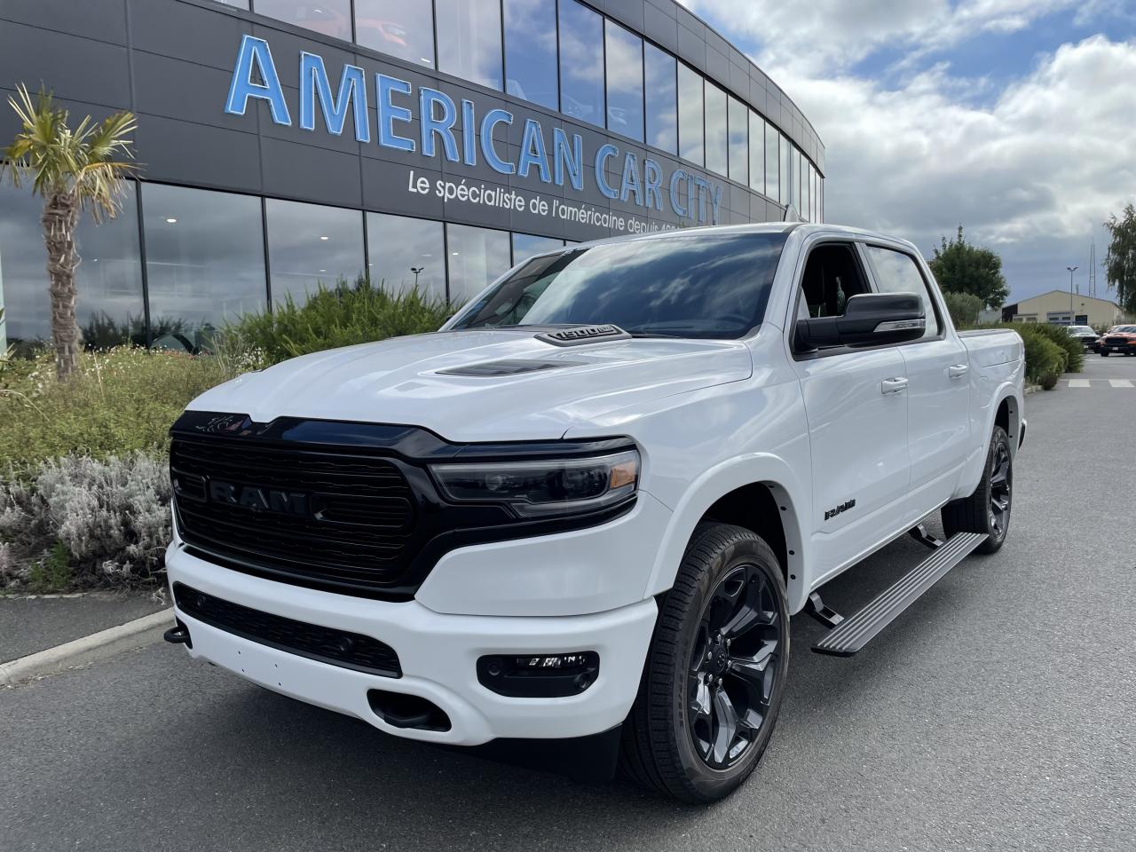 DODGE RAM 1500 CREW LIMITED NIGHT EDITION RAMBOX