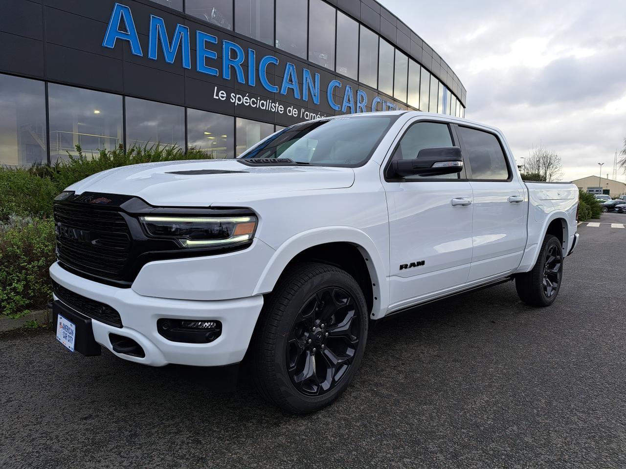 DODGE RAM 1500 CREW LIMITED NIGHT EDITION RAMBOX