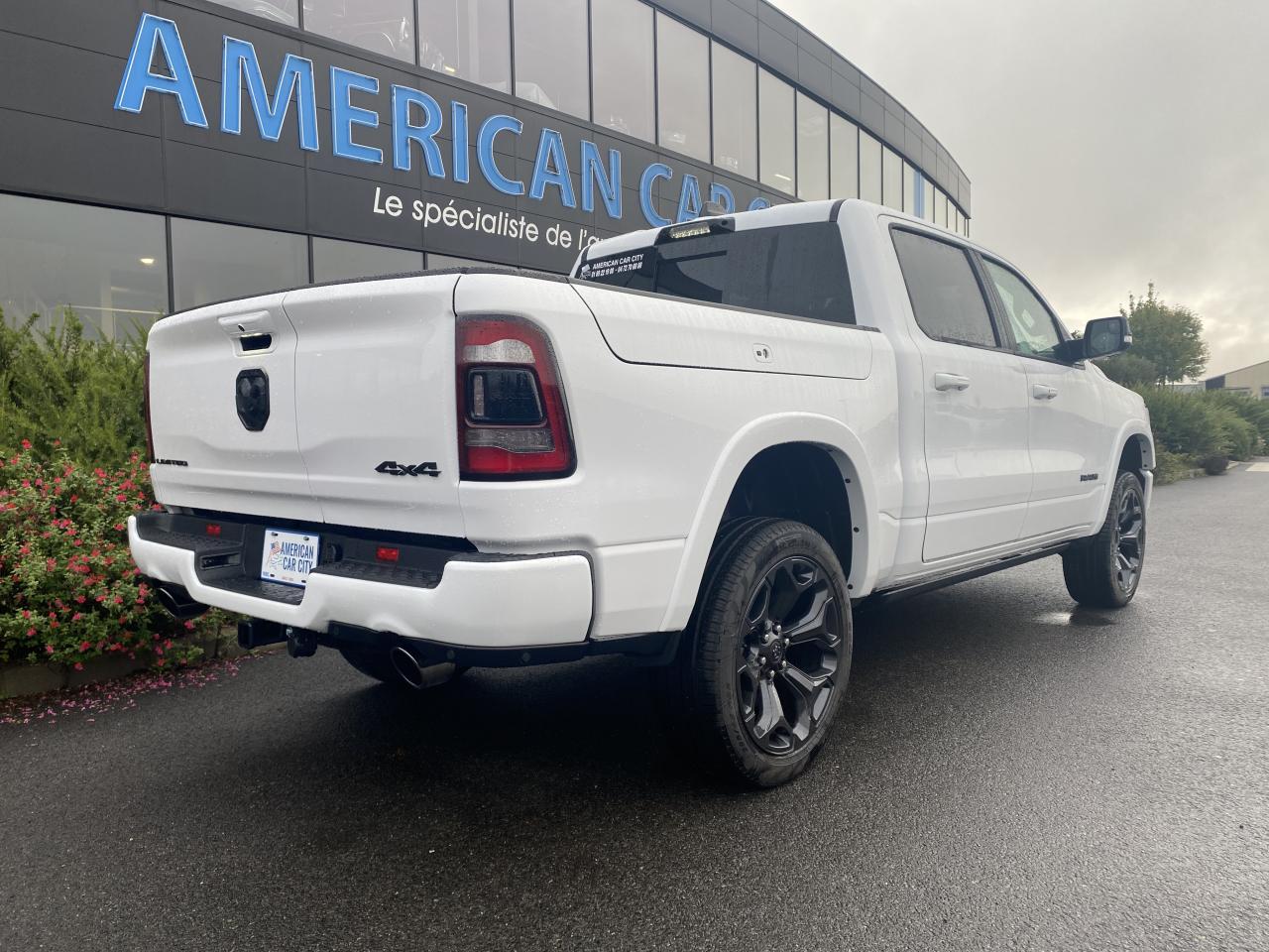 DODGE RAM 1500 CREW LIMITED NIGHT EDITION RAMBOX