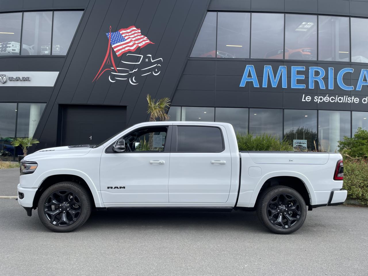 DODGE RAM 1500 CREW LIMITED NIGHT EDITION RAMBOX
