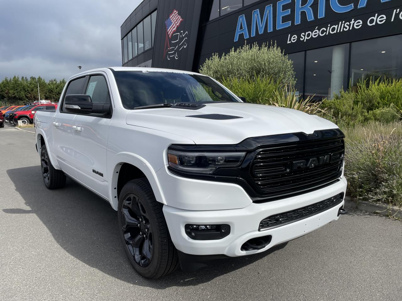 DODGE RAM 1500 CREW LIMITED NIGHT EDITION RAMBOX