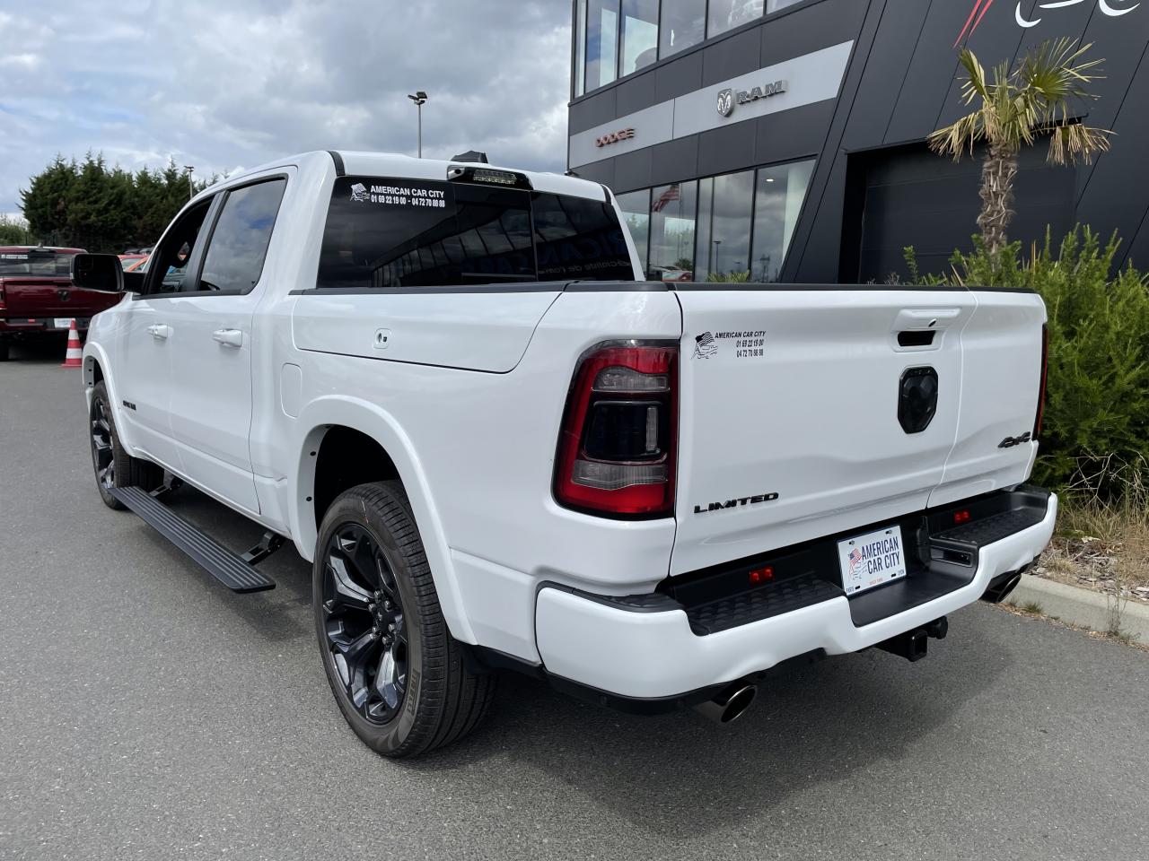 DODGE RAM 1500 CREW LIMITED NIGHT EDITION RAMBOX