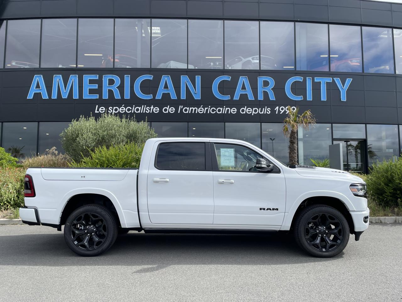DODGE RAM 1500 CREW LIMITED NIGHT EDITION RAMBOX