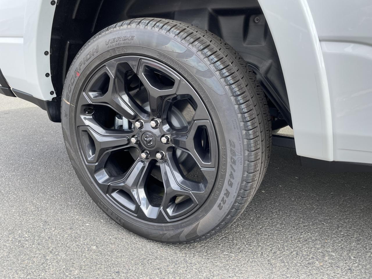 DODGE RAM 1500 CREW LIMITED NIGHT EDITION RAMBOX