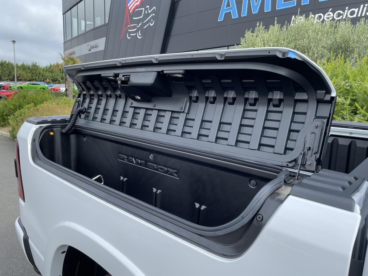DODGE RAM 1500 CREW LIMITED NIGHT EDITION RAMBOX