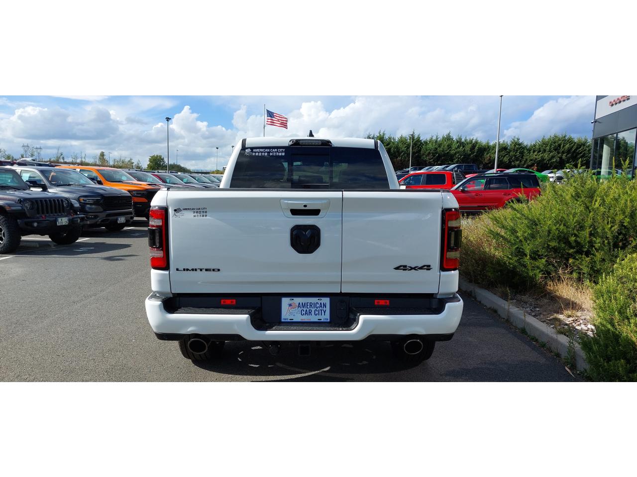 DODGE RAM 1500 CREW LIMITED NIGHT EDITION RAMBOX