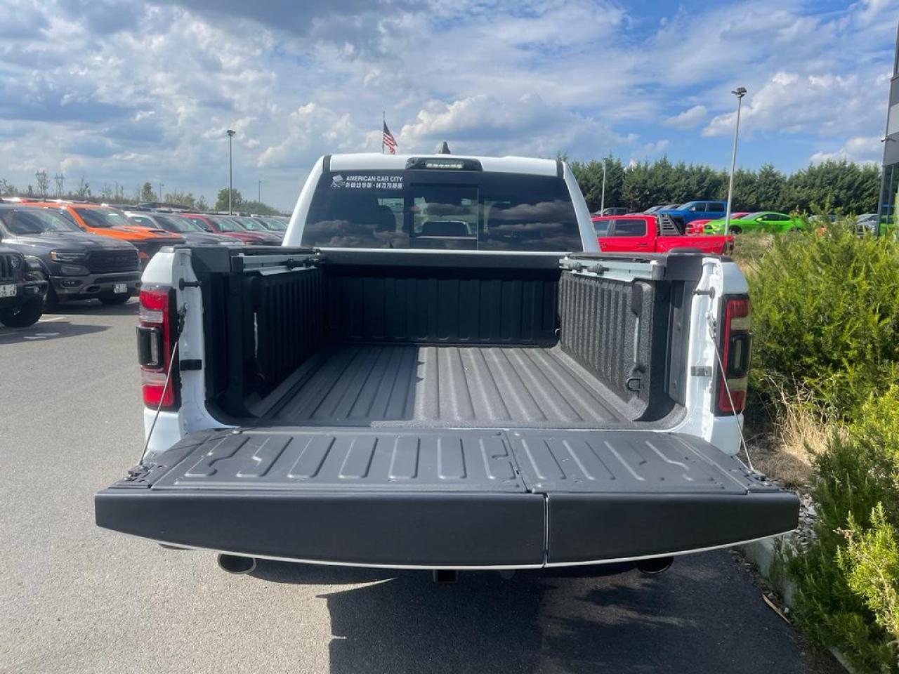 DODGE RAM 1500 CREW LIMITED NIGHT EDITION RAMBOX