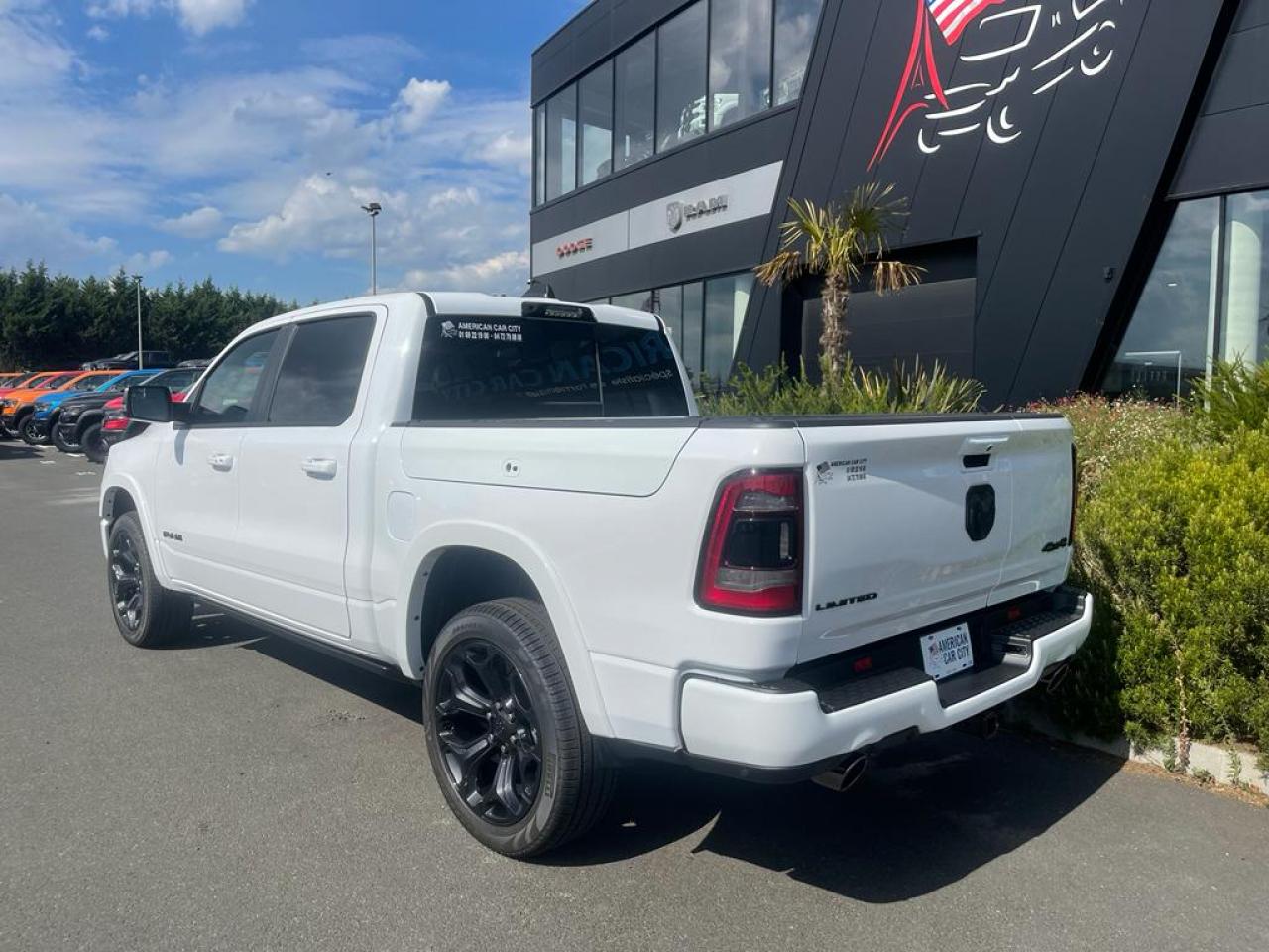 DODGE RAM 1500 CREW LIMITED NIGHT EDITION RAMBOX