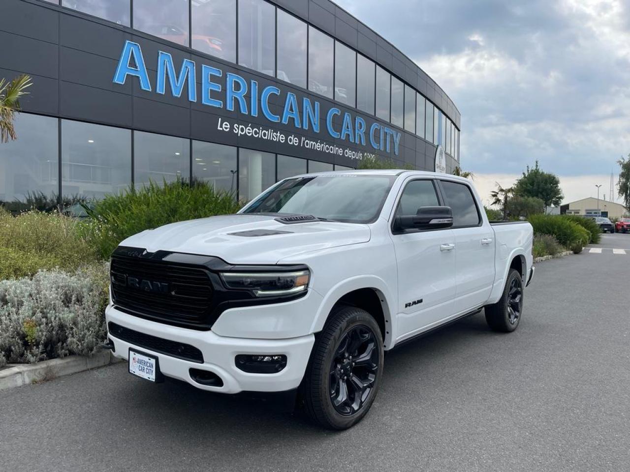DODGE RAM 1500 CREW LIMITED NIGHT EDITION