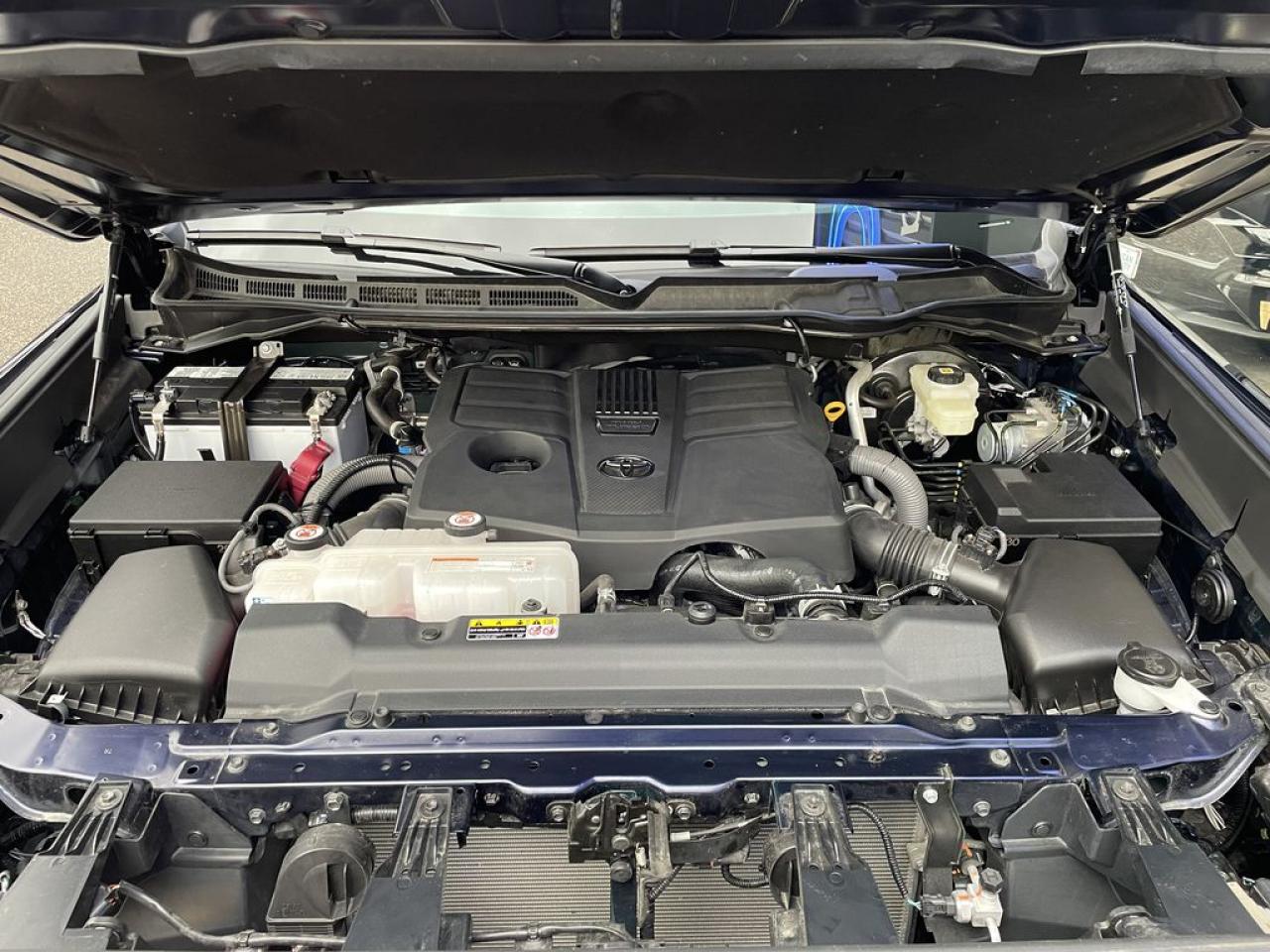 TOYOTA TUNDRA Crewmax PLATINUM