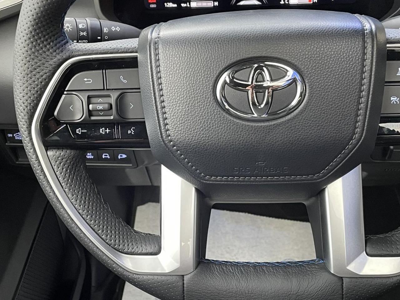 TOYOTA TUNDRA Crewmax PLATINUM