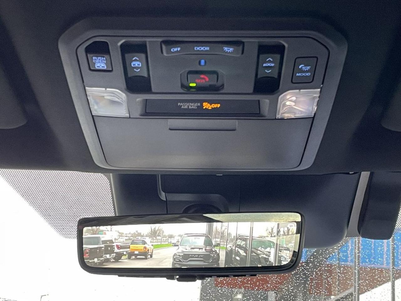 TOYOTA TUNDRA Crewmax PLATINUM