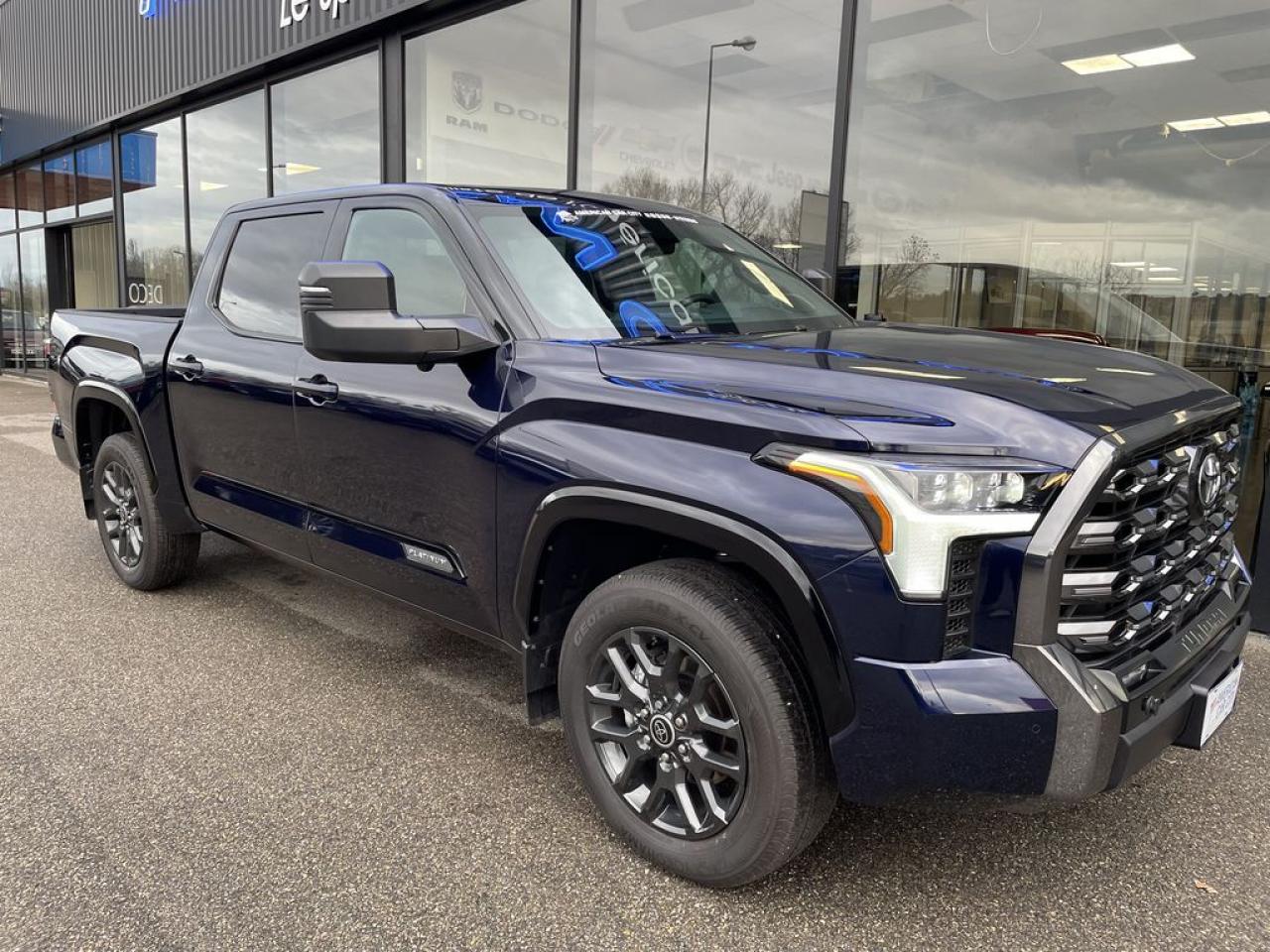 TOYOTA TUNDRA Crewmax PLATINUM