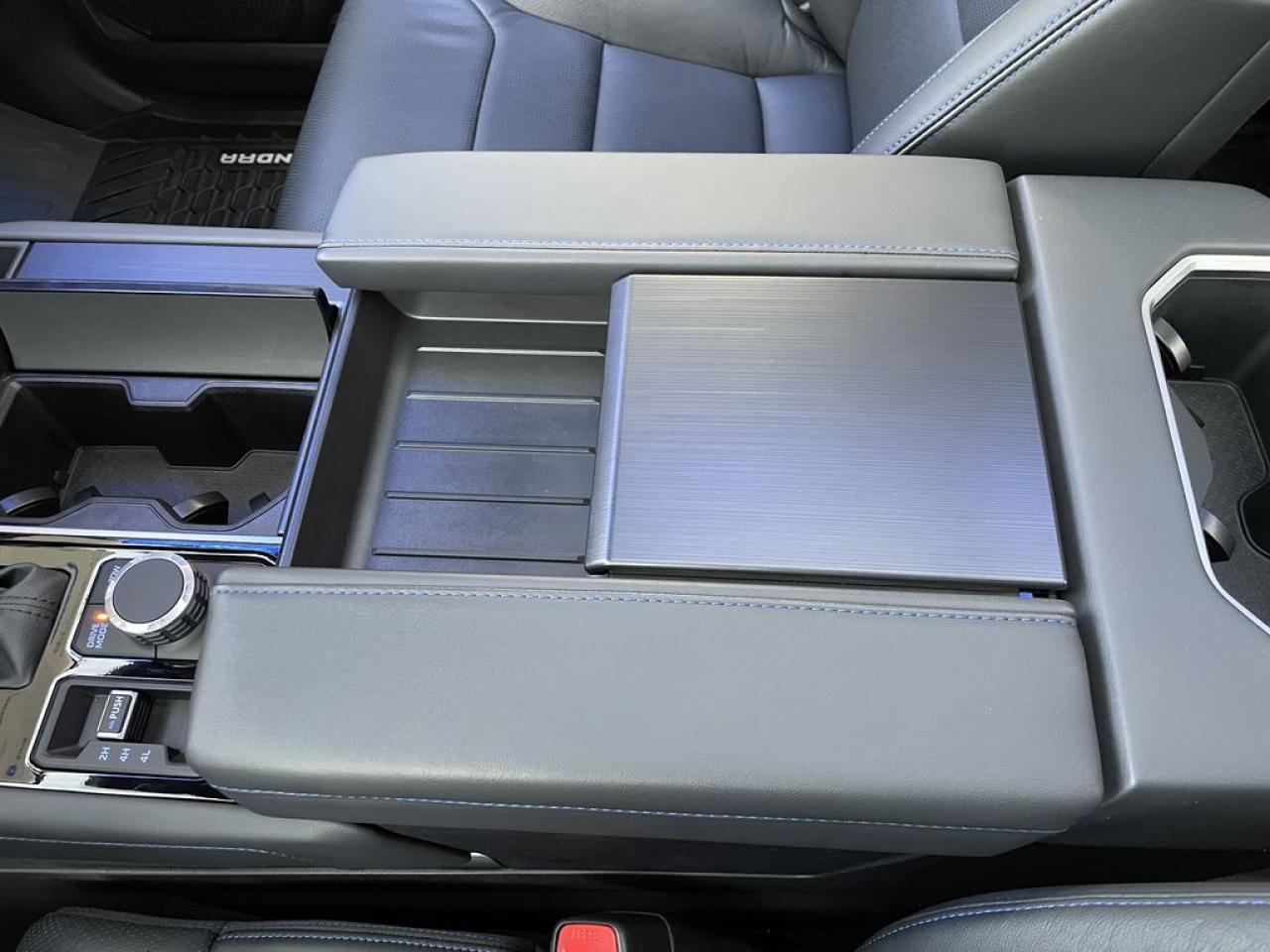 TOYOTA TUNDRA Crewmax PLATINUM
