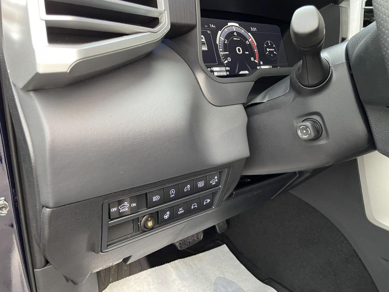 TOYOTA TUNDRA Crewmax PLATINUM