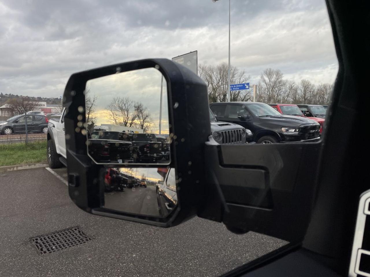 TOYOTA TUNDRA Crewmax PLATINUM