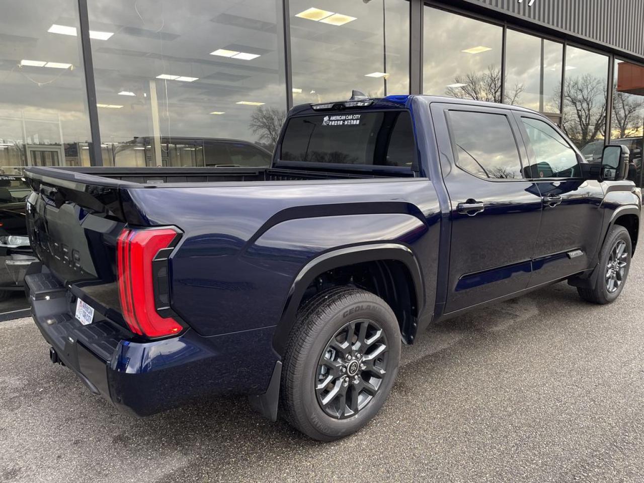 TOYOTA TUNDRA Crewmax PLATINUM