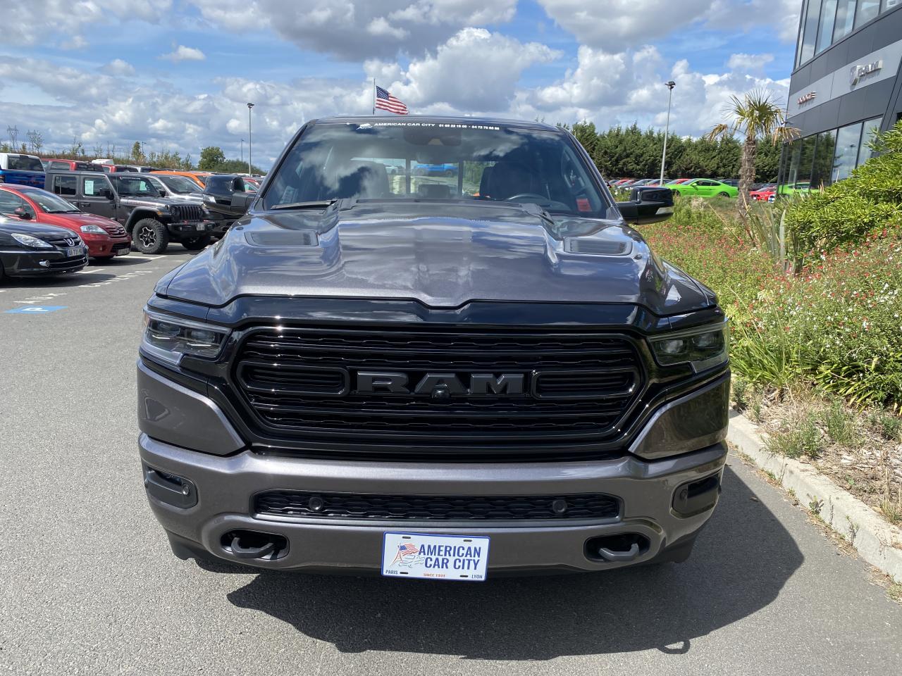 DODGE RAM 1500 CREW LIMITED NIGHT EDITION
