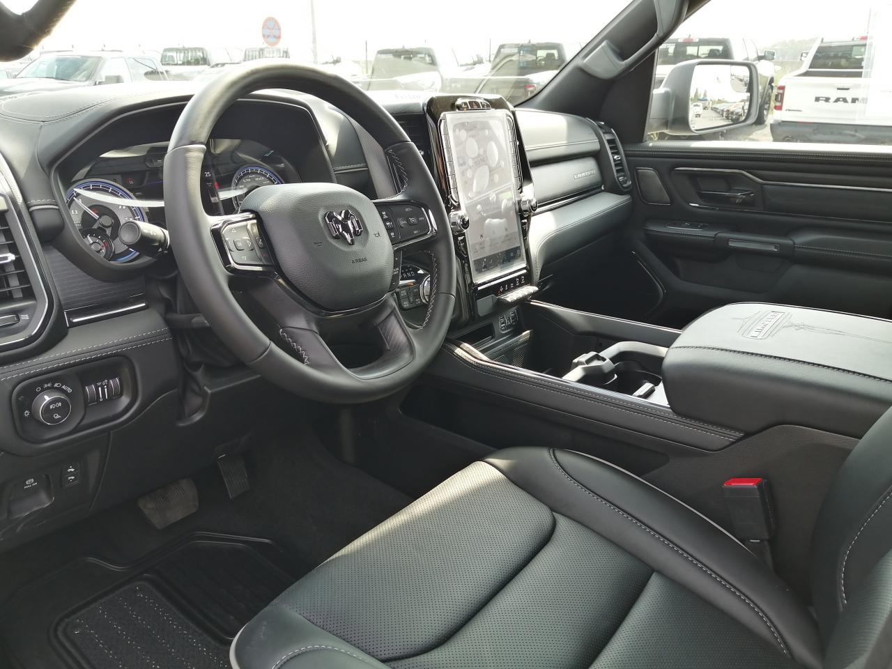 DODGE RAM 1500 CREW LIMITED NIGHT EDITION