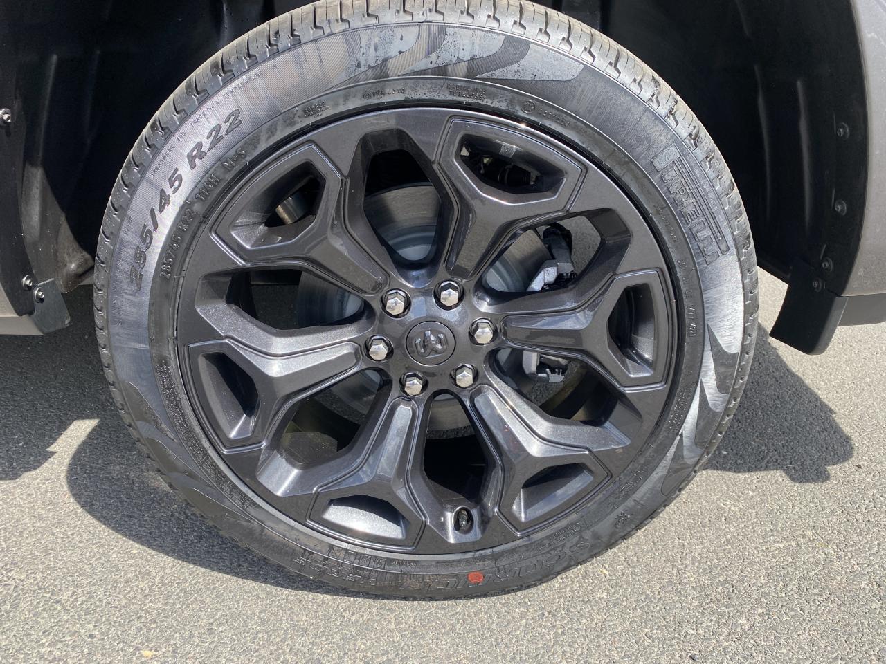 DODGE RAM 1500 CREW LIMITED NIGHT EDITION