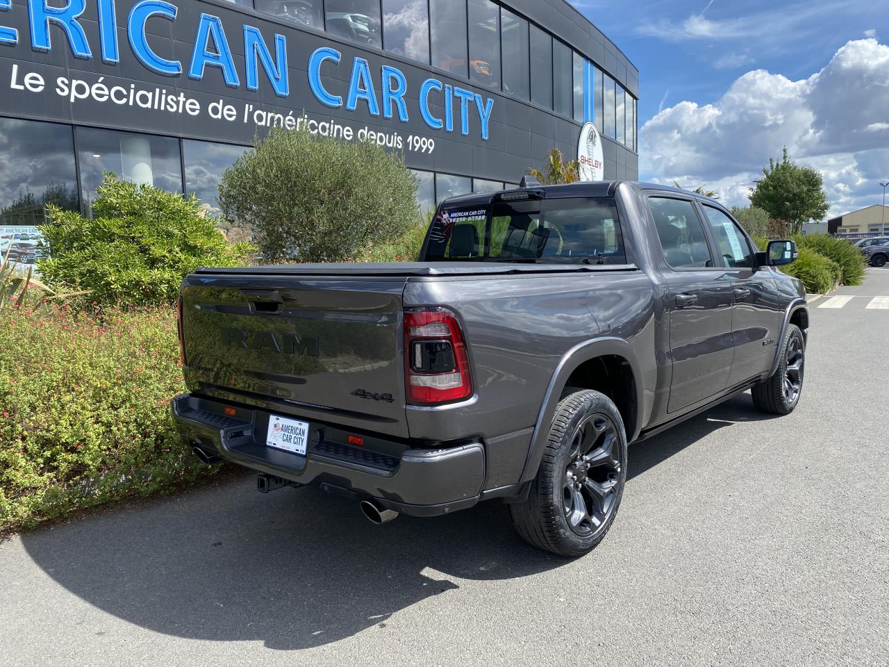 DODGE RAM 1500 CREW LIMITED NIGHT EDITION