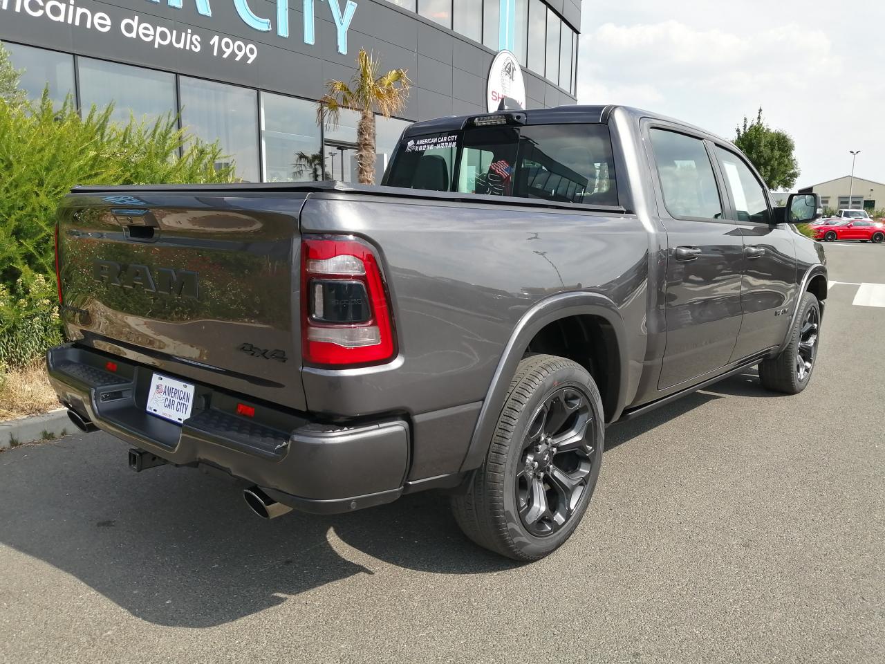 DODGE RAM 1500 CREW LIMITED NIGHT EDITION