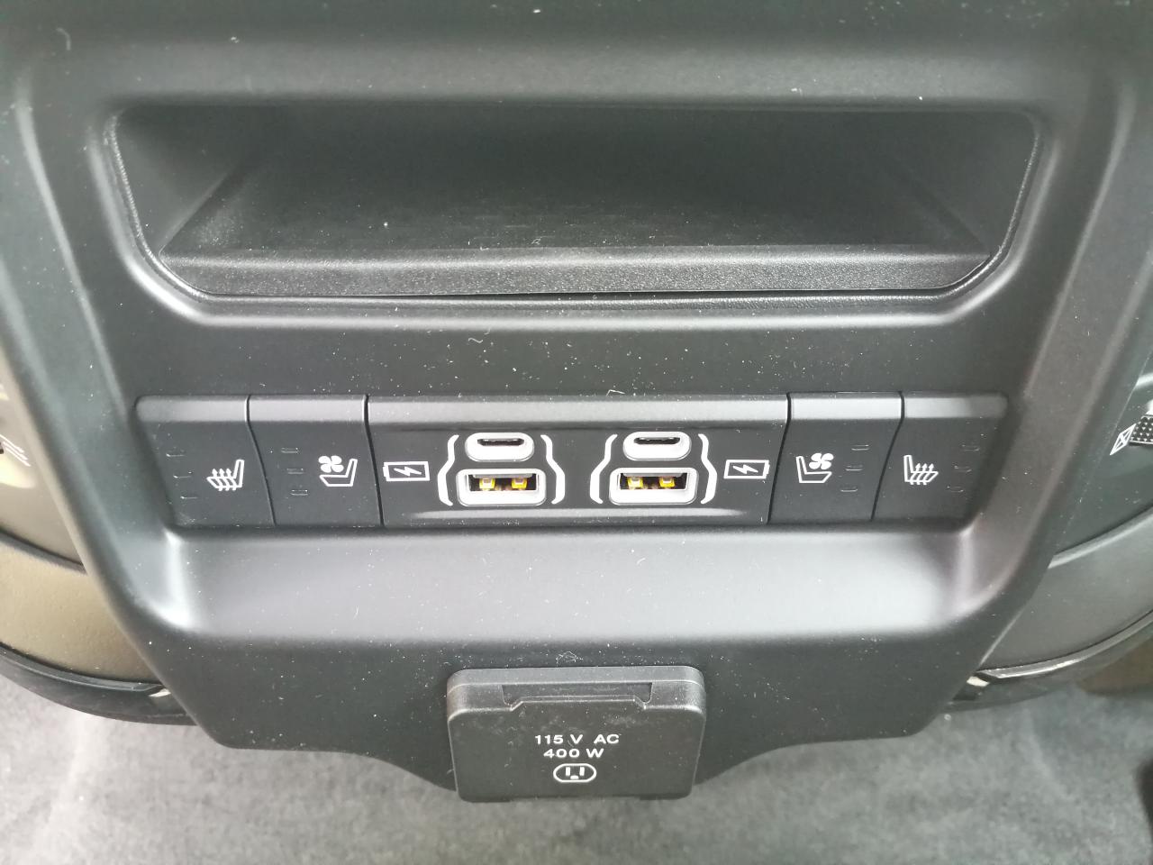 DODGE RAM 1500 CREW LIMITED NIGHT EDITION