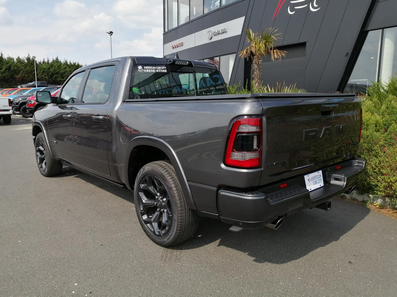 DODGE RAM 1500 CREW LIMITED NIGHT EDITION
