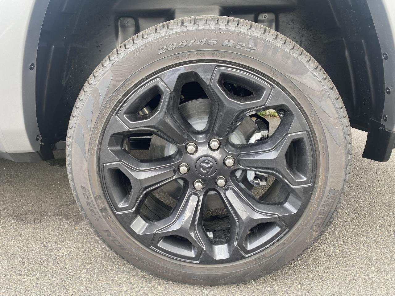 DODGE RAM 1500 CREW LIMITED NIGHT EDITION