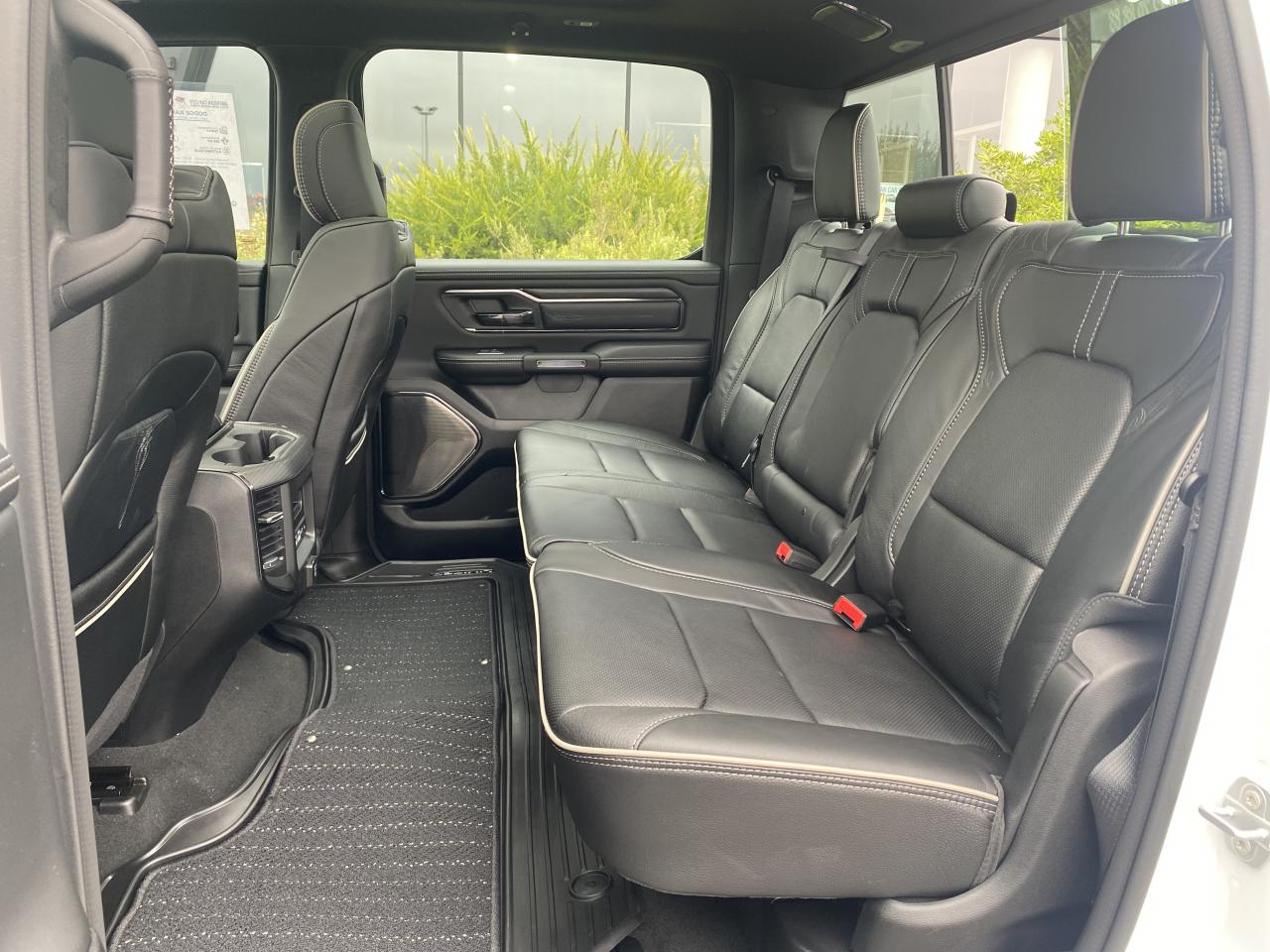 DODGE RAM 1500 Crew Limited Night Edition