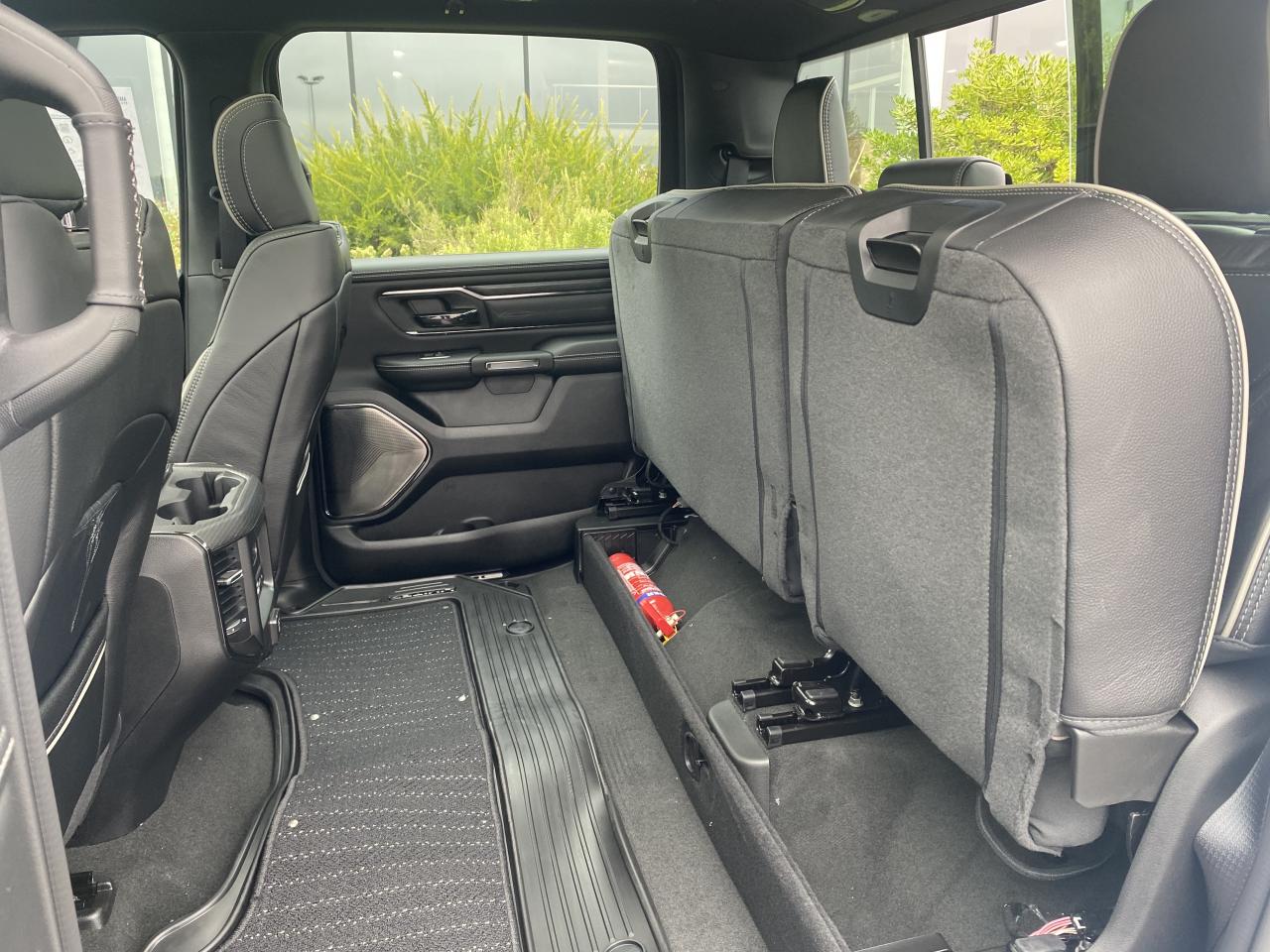 DODGE RAM 1500 Crew Limited Night Edition