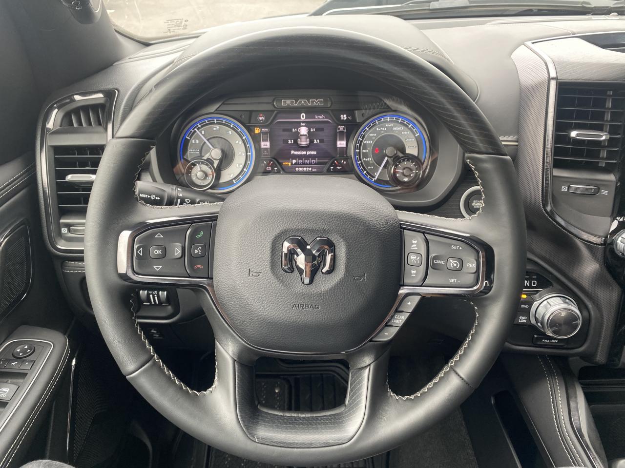 DODGE RAM 1500 Crew Limited Night Edition