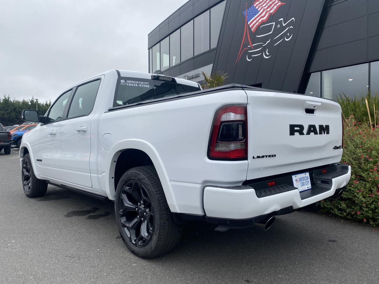 DODGE RAM 1500 Crew Limited Night Edition