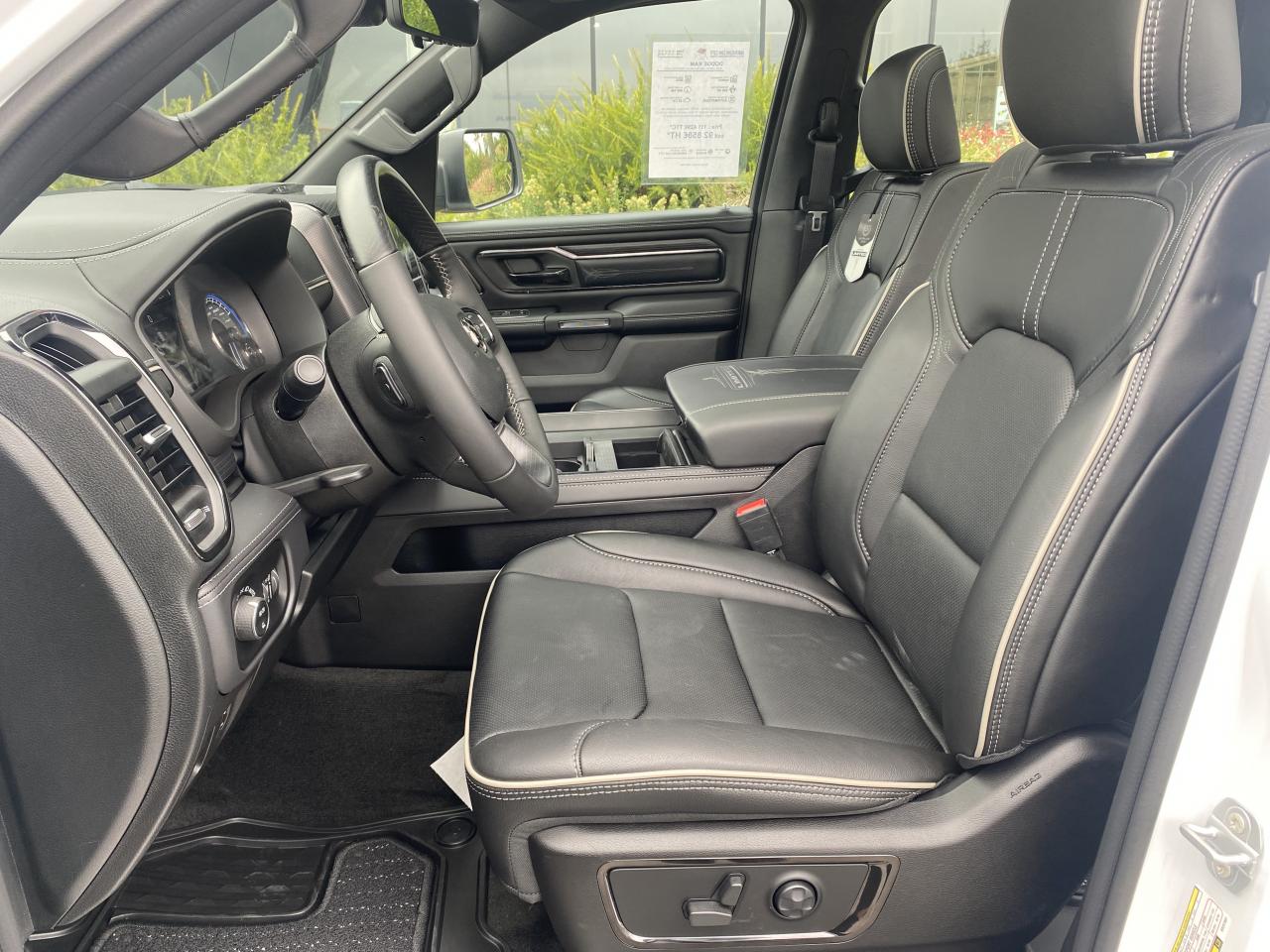 DODGE RAM 1500 Crew Limited Night Edition
