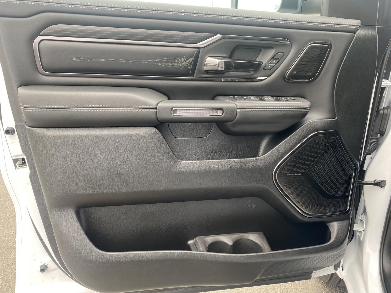 DODGE RAM 1500 Crew Limited Night Edition