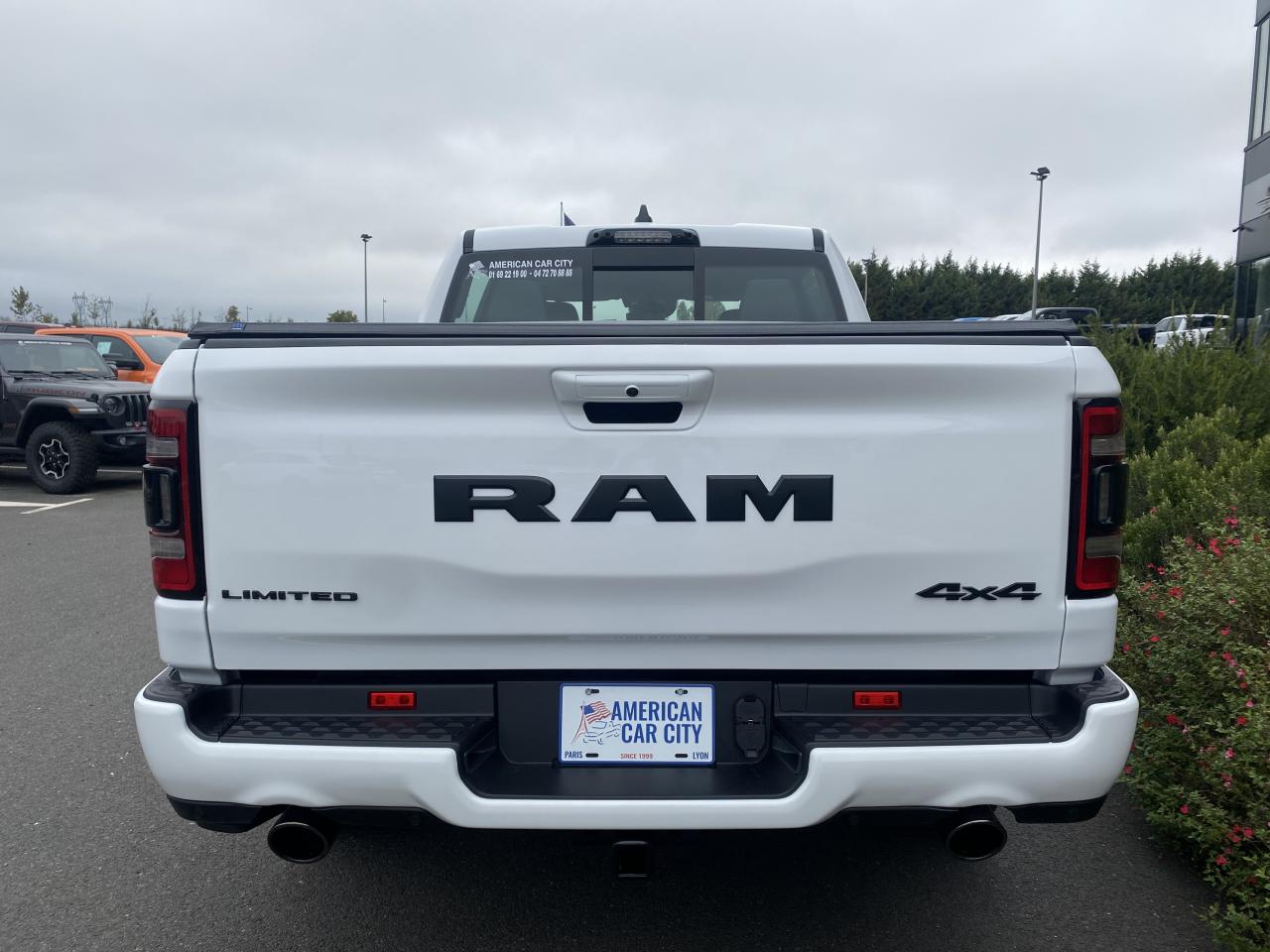 DODGE RAM 1500 Crew Limited Night Edition