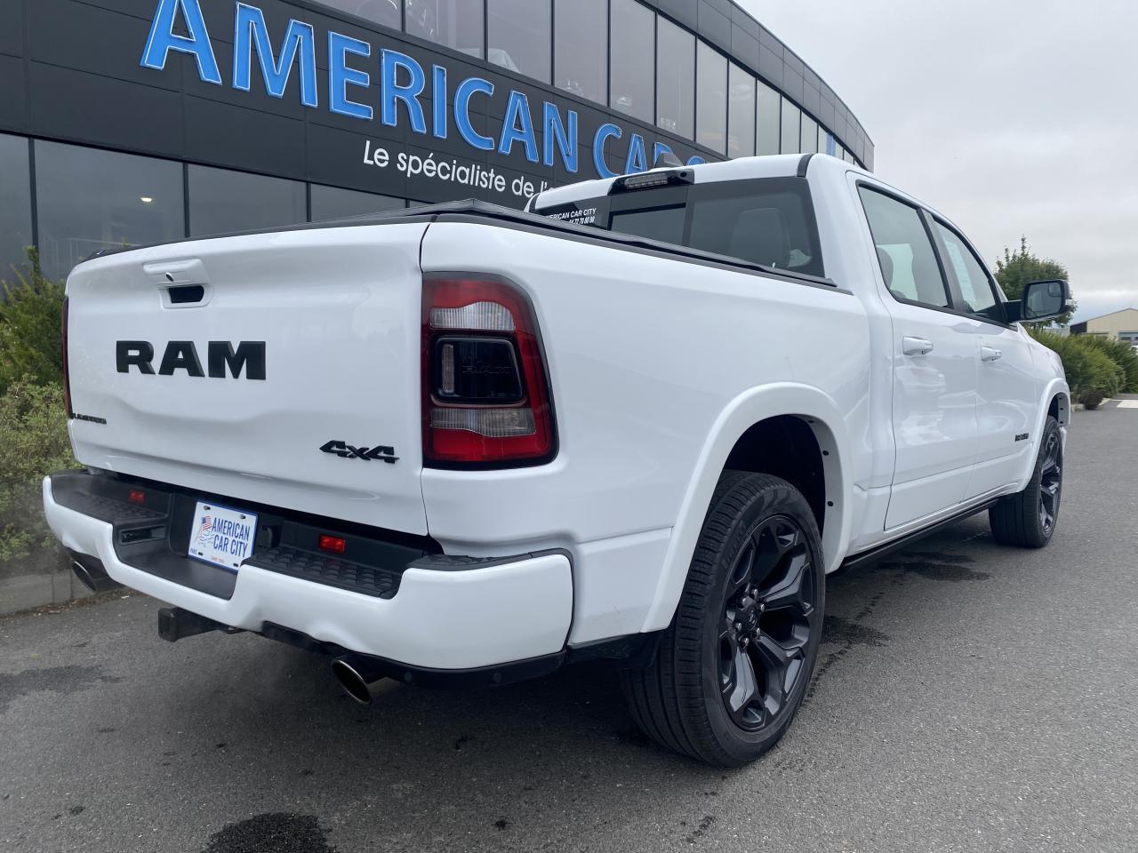 DODGE RAM 1500 Crew Limited Night Edition