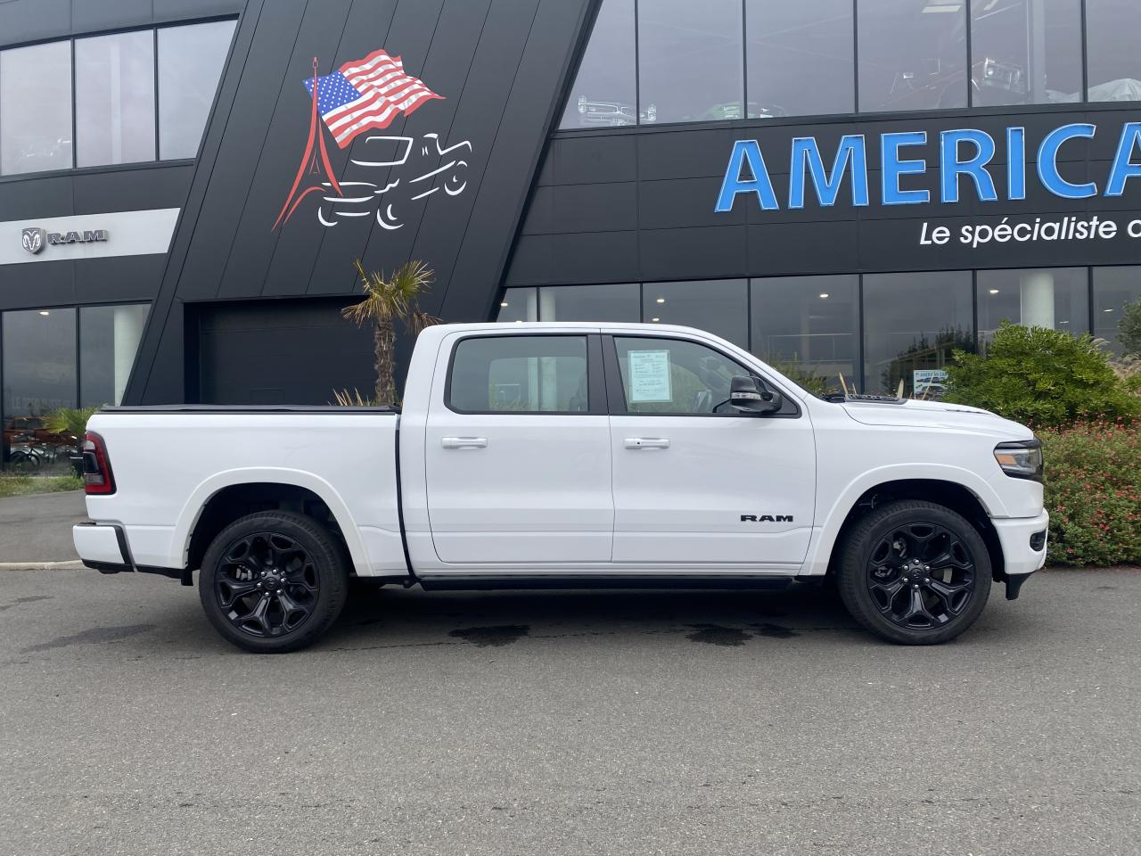 DODGE RAM 1500 Crew Limited Night Edition