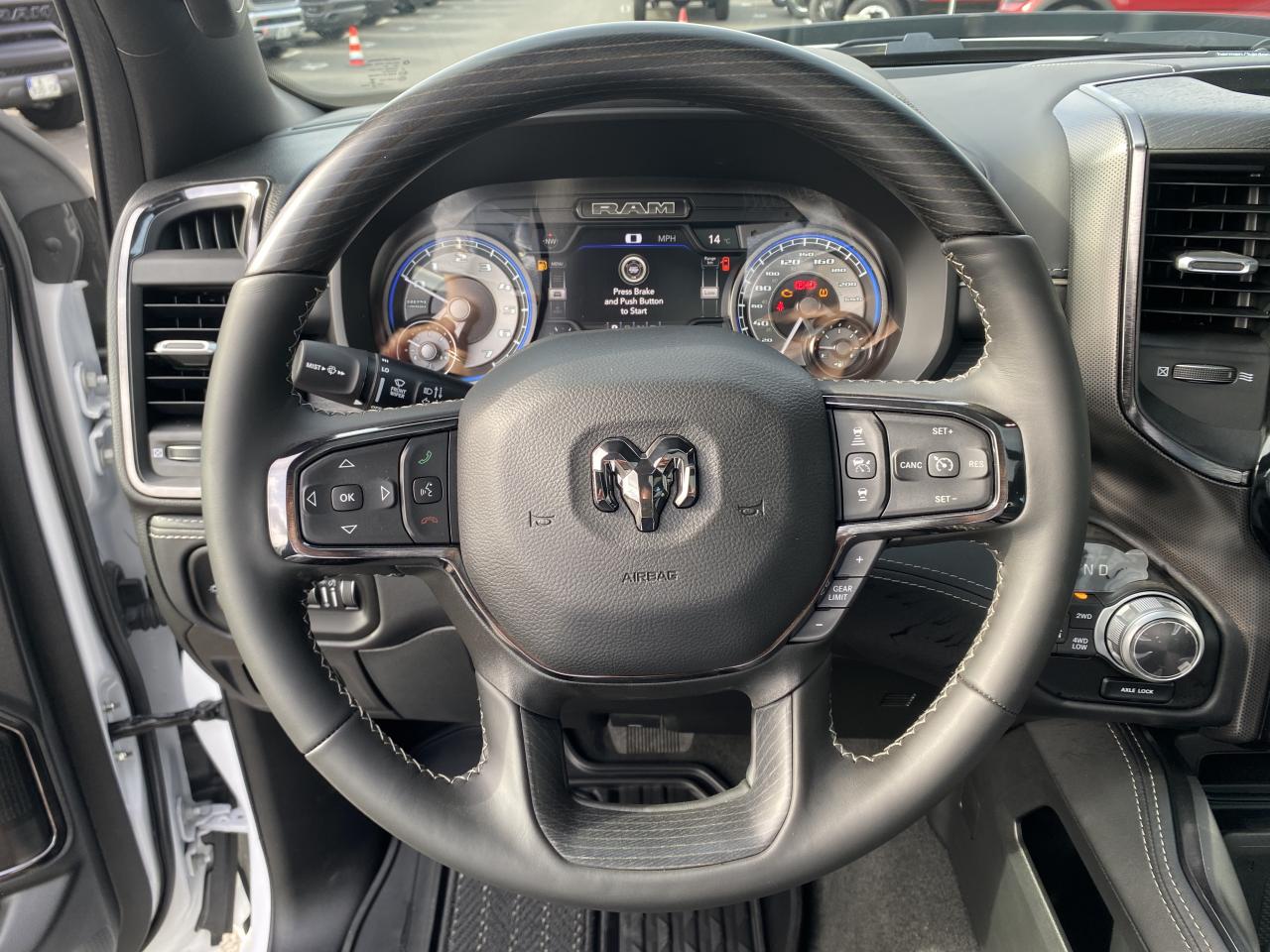 DODGE RAM 1500 Crew Limited Night Edition