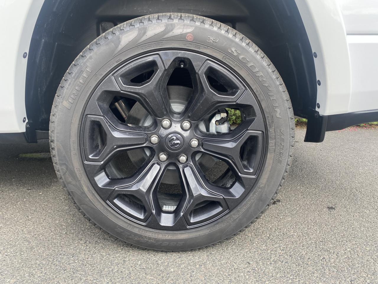 DODGE RAM 1500 Crew Limited Night Edition