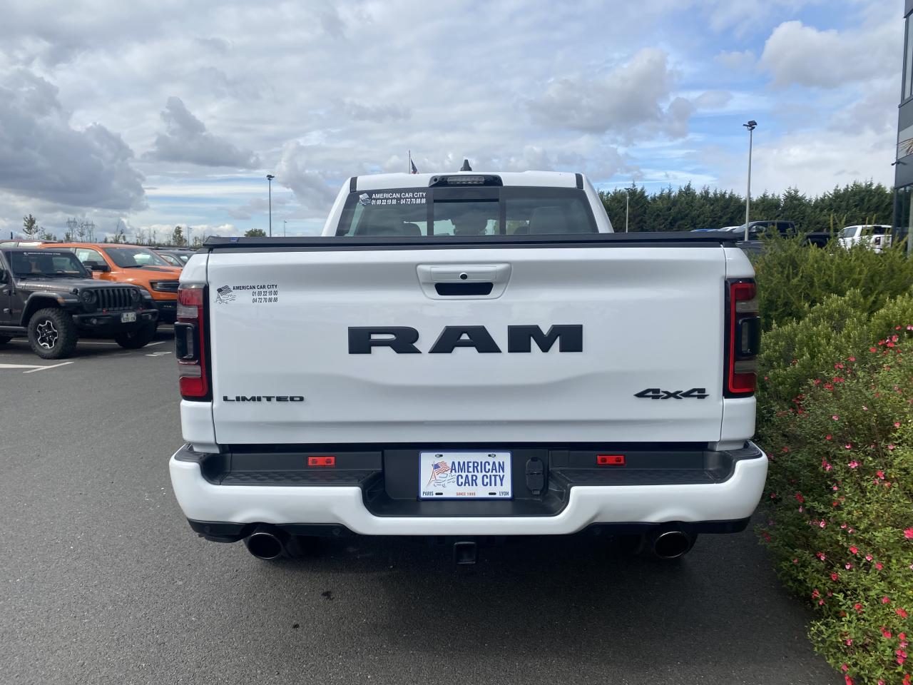 DODGE RAM 1500 Crew Limited Night Edition