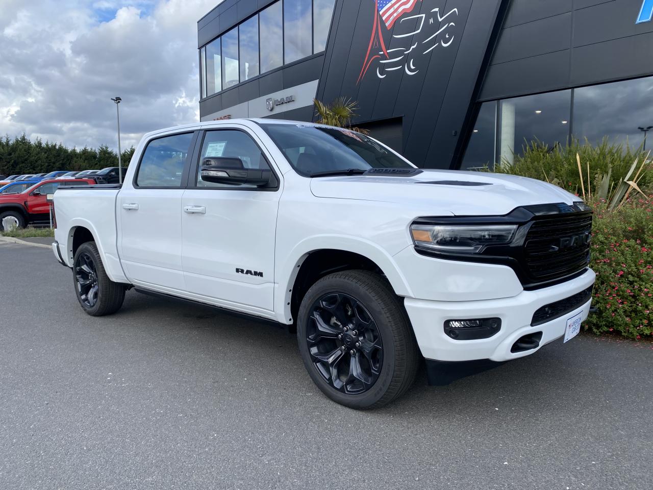 DODGE RAM 1500 Crew Limited Night Edition