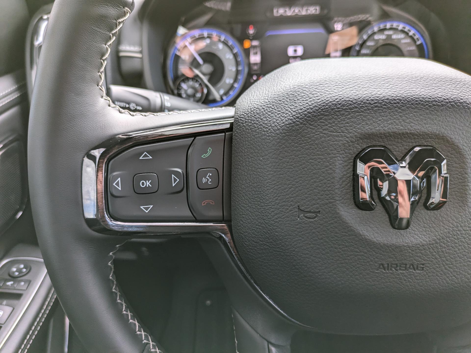 DODGE RAM 1500 CREW LIMITED NIGHT EDITION