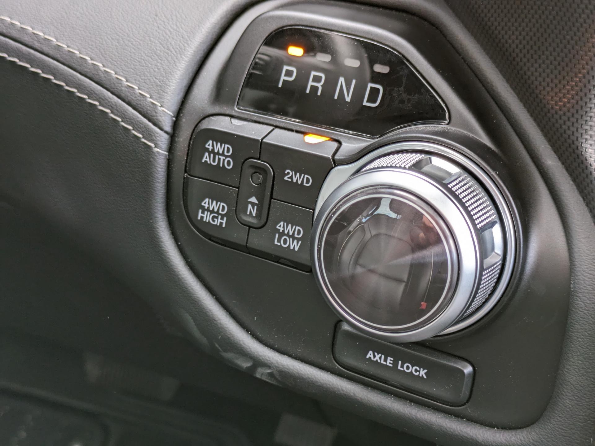 DODGE RAM 1500 CREW LIMITED NIGHT EDITION