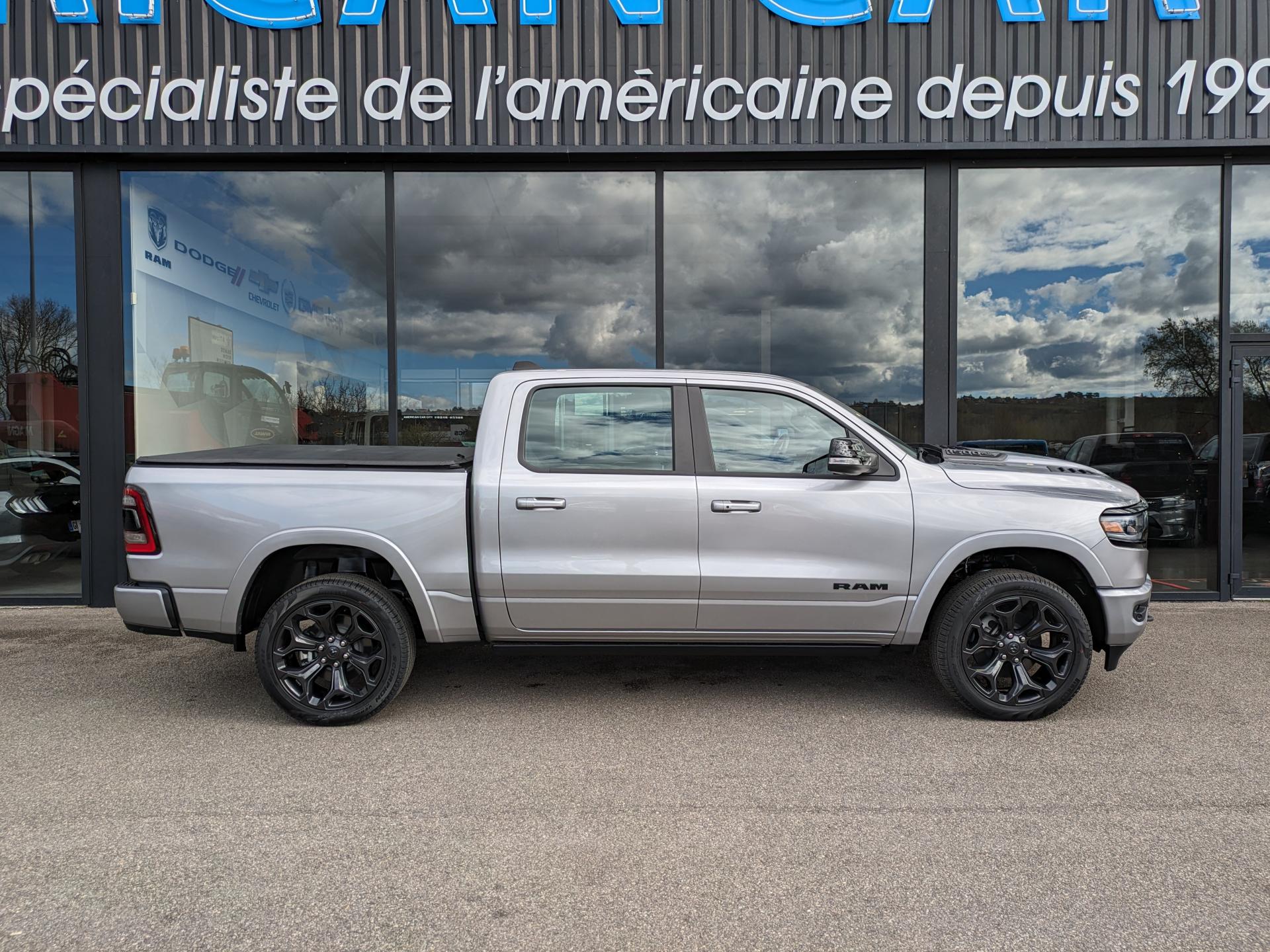 DODGE RAM 1500 CREW LIMITED NIGHT EDITION