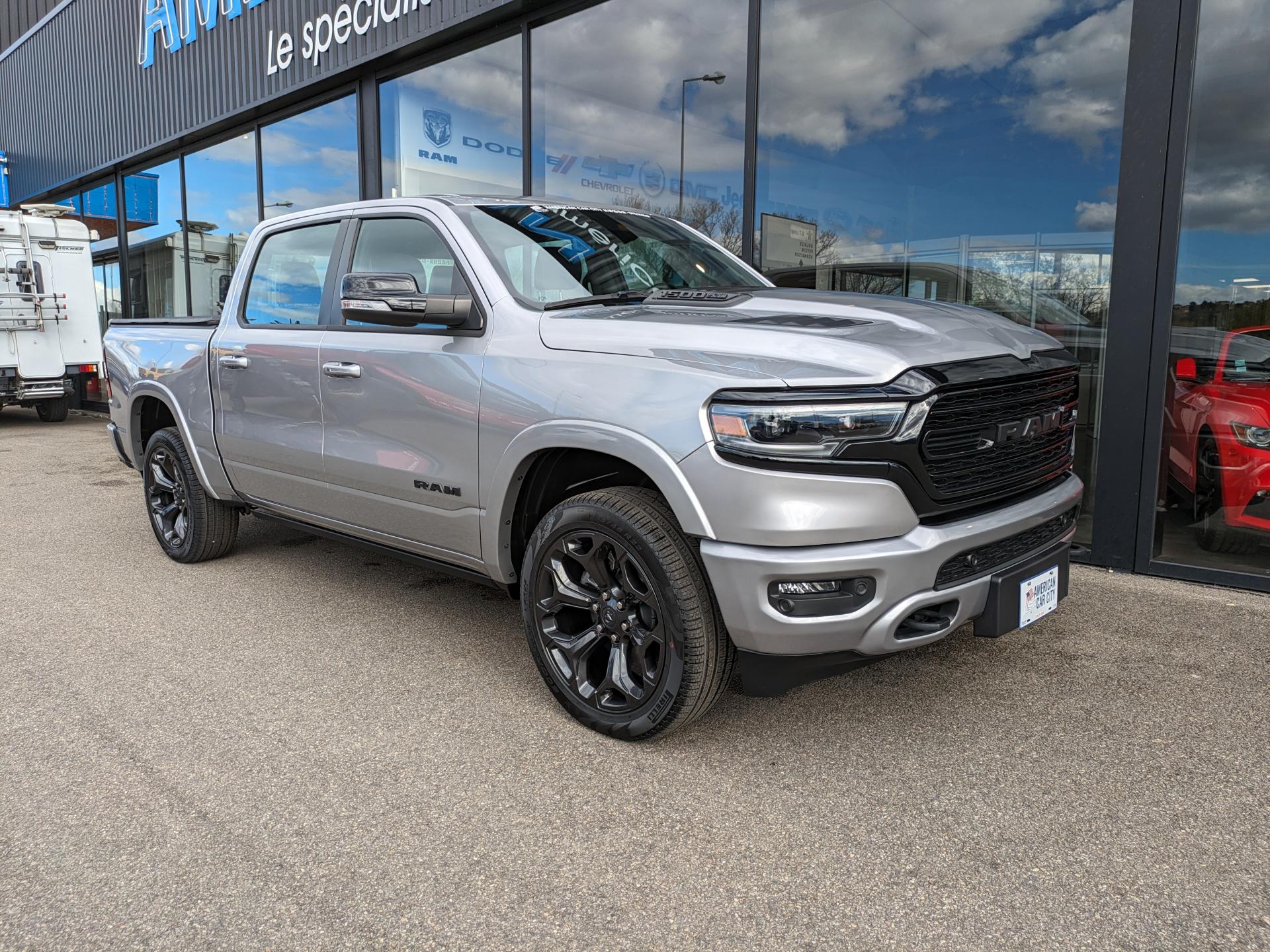 DODGE RAM 1500 CREW LIMITED NIGHT EDITION